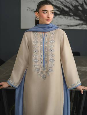 Beige chanderi silk heavy thread embroidery work kurta pant set 4