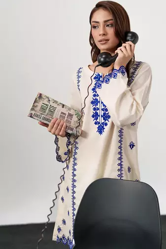 Cream chanderi silk heavy thread embroidery work kurta with pant