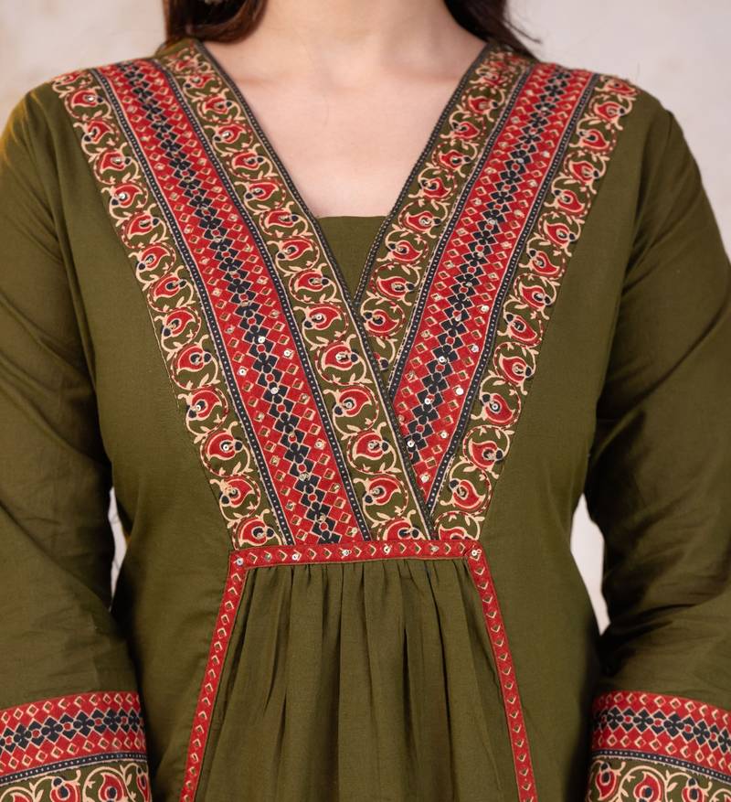 Beautiful jaipuri green printed cotton dupatta with a distinct red and green ethnic border.