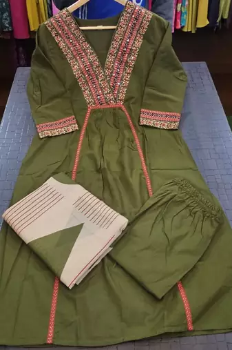 Beautiful jaipuri green printed cotton dupatta with a distinct red and green ethnic border.