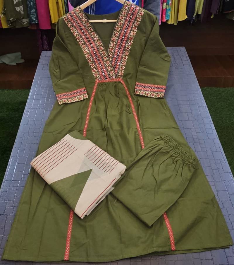 Beautiful jaipuri green printed cotton dupatta with a distinct red and green ethnic border.