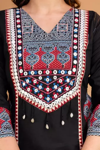 Beautiful jaipuri black printed cotton dupatta with a distinct red and blue ethnic border.