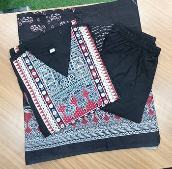 Beautiful jaipuri black printed cotton dupatta with a distinct red and blue ethnic border. 5