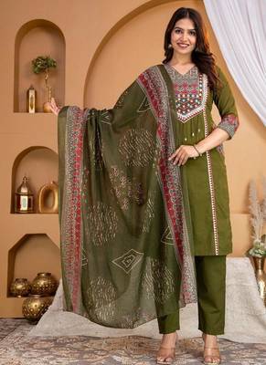 Beautiful jaipuri green printed cotton dupatta with a distinct red and blue ethnic border. 1