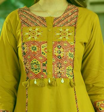 Beautiful mehandi green kurta set with printed pant dupatta 2