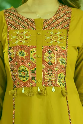 Beautiful mehandi green kurta set with printed pant dupatta