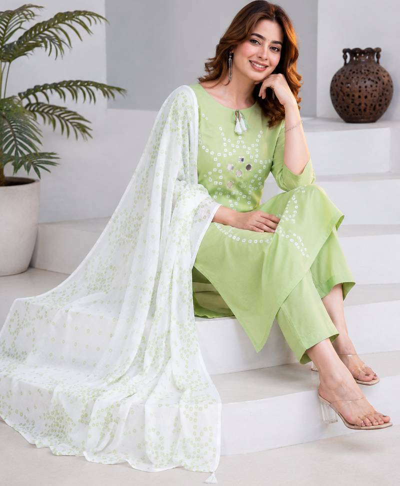 Beautiful jaipuri green straight-fit  bandhani design cotton kurta set