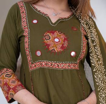 Beautiful three-piece salwar suit set in green 4