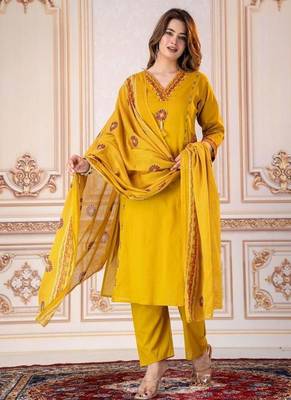 Beautiful yellow tassel meadow suit set 1