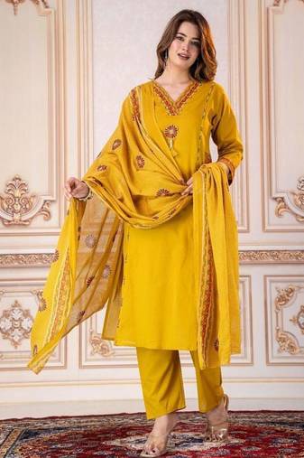 Beautiful yellow tassel meadow suit set