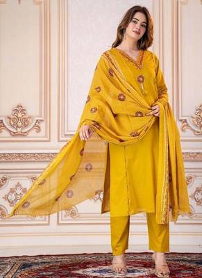 Beautiful yellow tassel meadow suit set 2