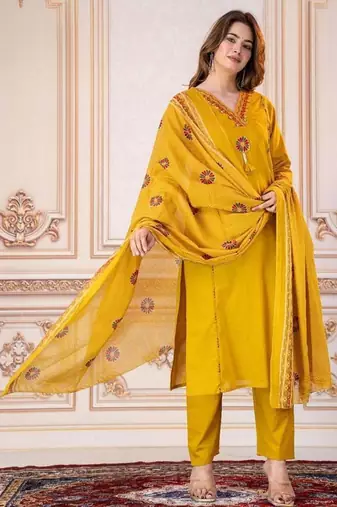 Beautiful yellow tassel meadow suit set