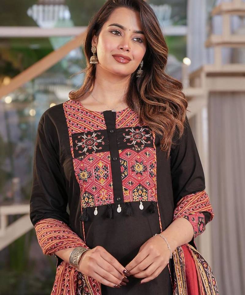 Beautiful black kurta set with printed pant dupatta