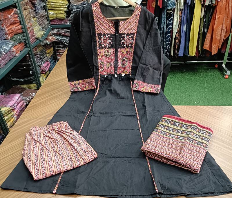 Beautiful black kurta set with printed pant dupatta