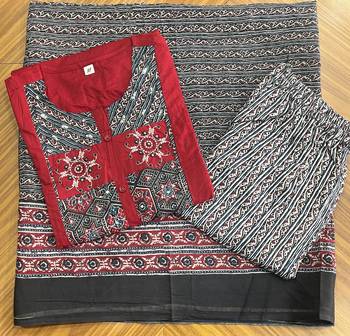 Beautiful red kurta set with printed pant dupatta 5