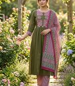 Beautiful green kurta set with printed pant dupatta