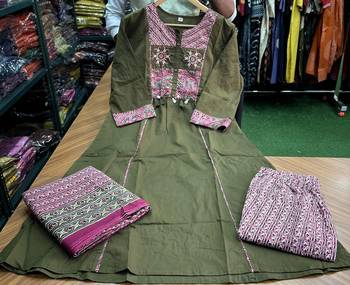Beautiful green kurta set with printed pant dupatta 3