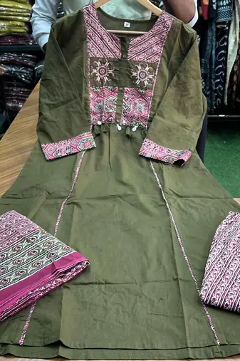 Beautiful green kurta set with printed pant dupatta