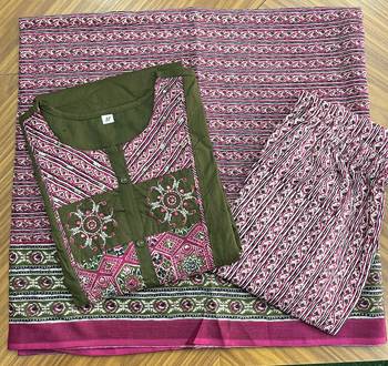 Beautiful green kurta set with printed pant dupatta 4