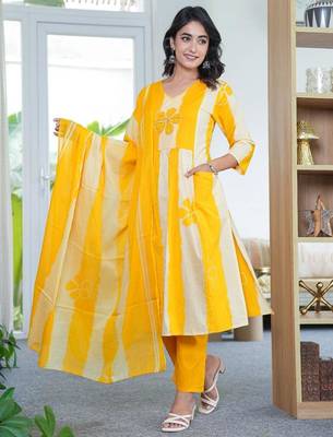 An elegant yellow and cream 3-piece pure cotton suit set 1