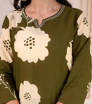 Beautiful printed green kurta set with pant and dupatta 3