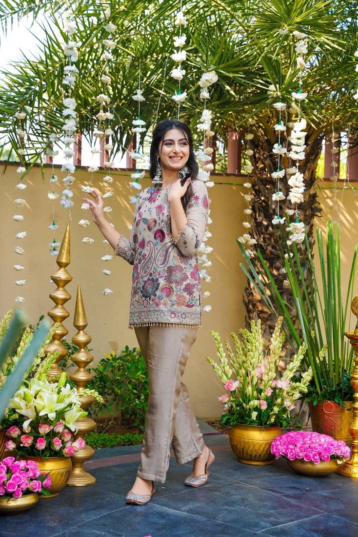 Beige vichitra silk sequence embroidered keyhole neck kurta co-ord set