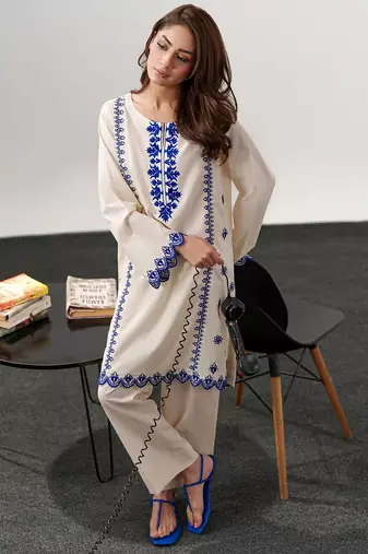 Cream chanderi silk sequin embroidered round neck pakistani kurta set