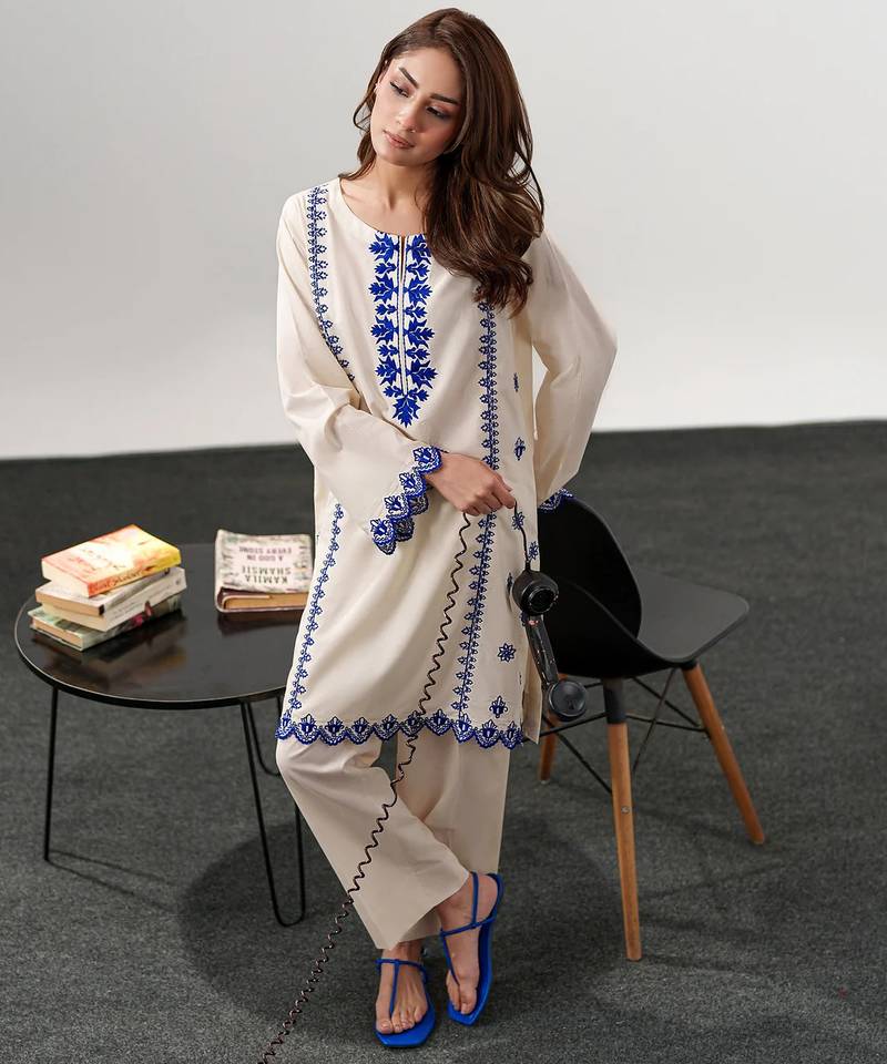 Cream chanderi silk sequence embroidered round neck pakistani kurta set