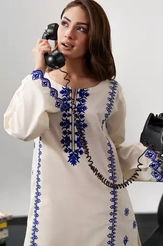 Cream chanderi silk sequin embroidered round neck pakistani kurta set
