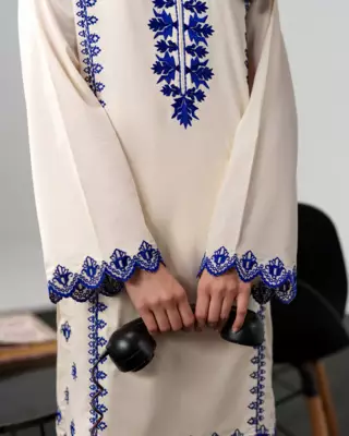 Cream chanderi silk sequin embroidered round neck pakistani kurta set 5