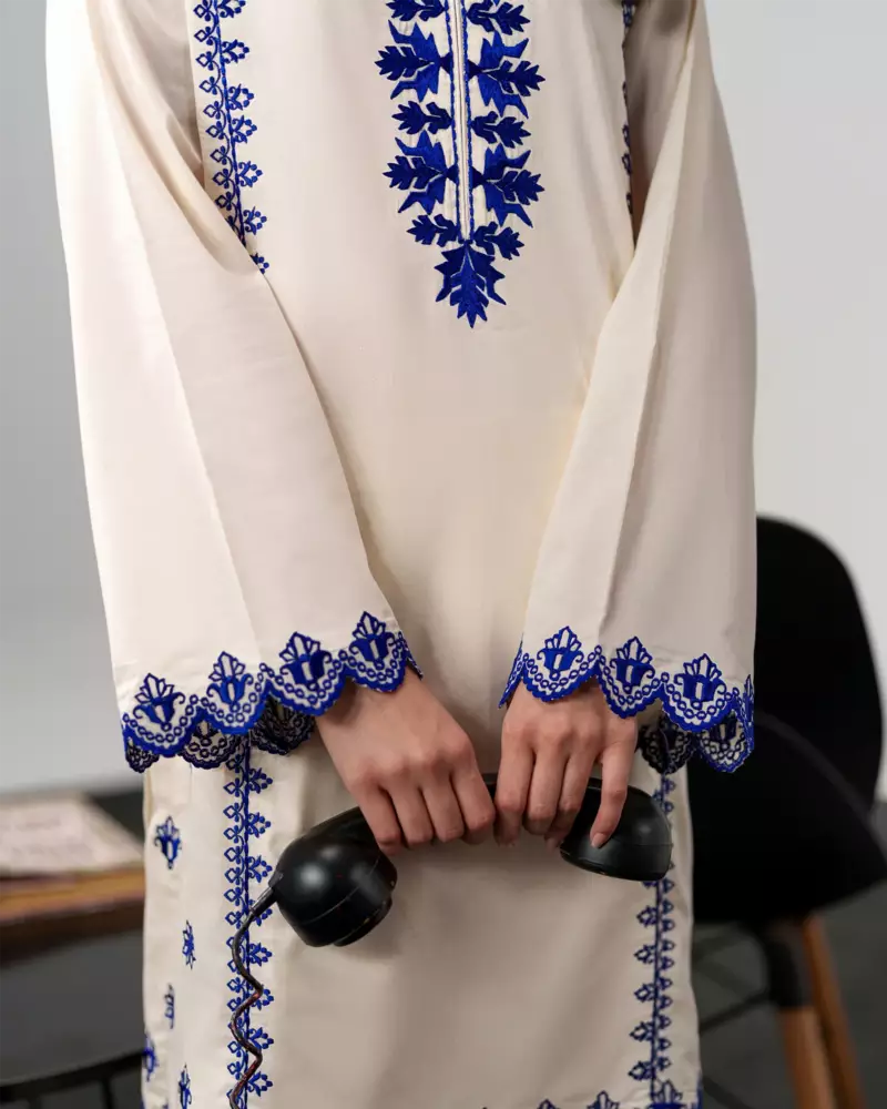 Cream chanderi silk sequence embroidered round neck pakistani kurta set