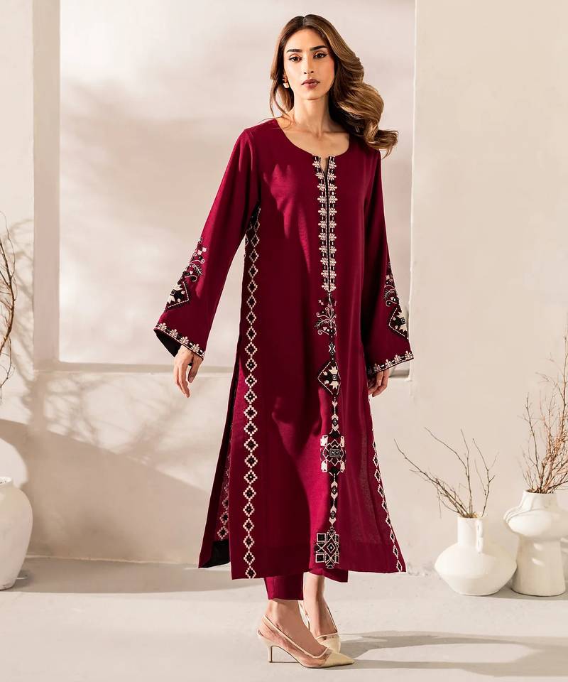 Red chanderi silk sequence embroidered round neck pakistani kurta set