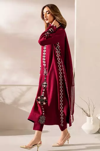 Red chanderi silk sequin embroidered round neck pakistani kurta set
