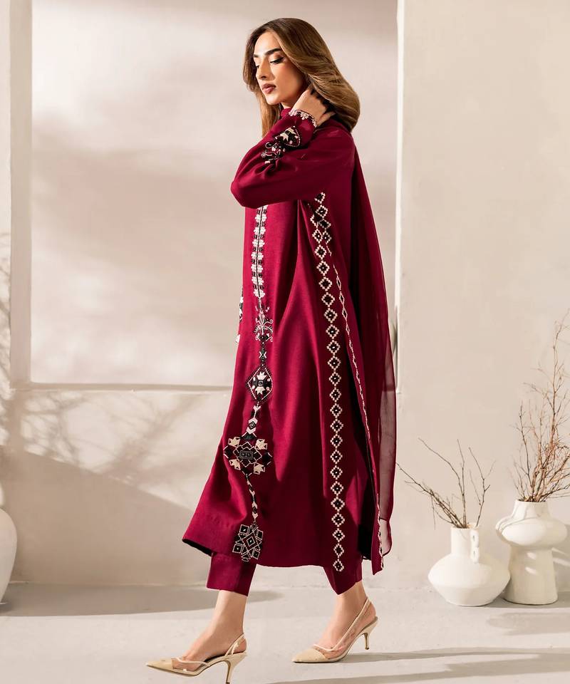 Red chanderi silk sequence embroidered round neck pakistani kurta set