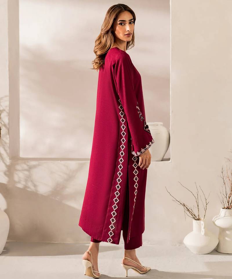 Red chanderi silk sequence embroidered round neck pakistani kurta set