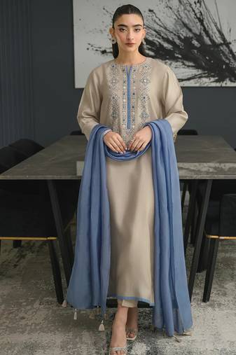 Beige chanderi silk sequence embroidered kurta set with aqua chinon dupatta