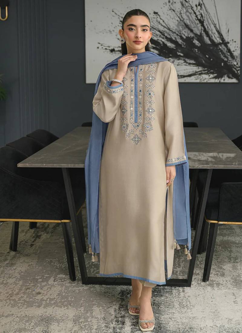 Beige chanderi silk sequence embroidered kurta set with aqua chinon dupatta