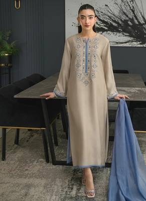 Beige chanderi silk sequin embroidered kurta set with aqua chinon dupatta 3