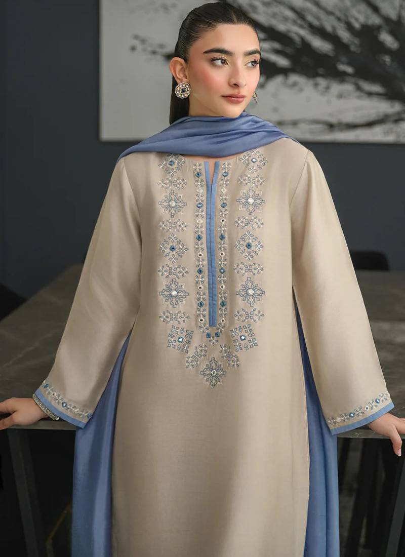 Beige chanderi silk sequence embroidered kurta set with aqua chinon dupatta
