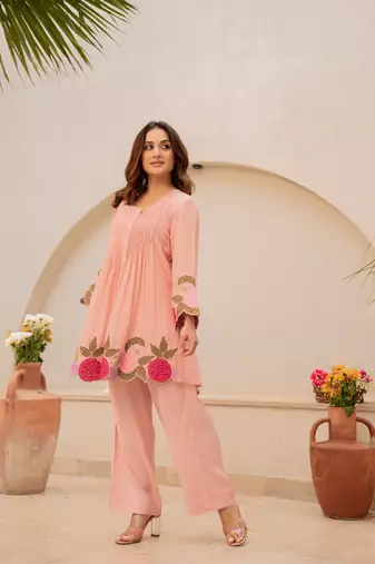 Peach chanderi silk sequin embroidered round neck kurta co-ord set