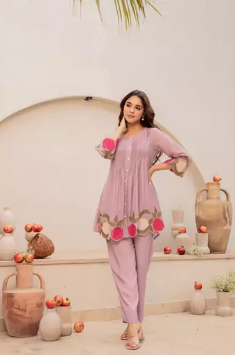 Lavender chanderi silk sequin embroidered round neck kurta co-ord set