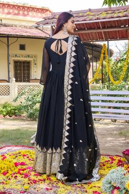Black heavy embroidered fox georgette gown with dupatta 2