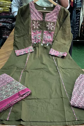 Beautiful green kurta set with printed pant dupatta