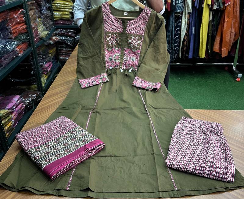 Beautiful green kurta set with printed pant dupatta