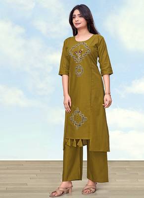 Olive green cotton flex causal regular fit kurti with pant 2