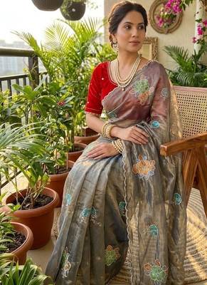 Grey Color khatli with pearl moti work Sartin Saree 2