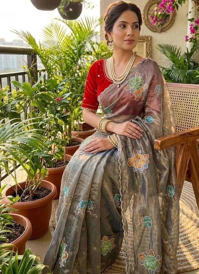 Grey Color khatli with pearl moti work Sartin Saree