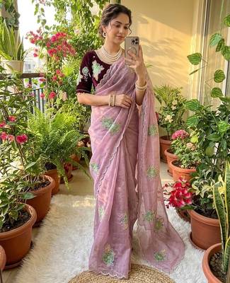 Pink Color khatli with pearl moti work Sartin Saree 1