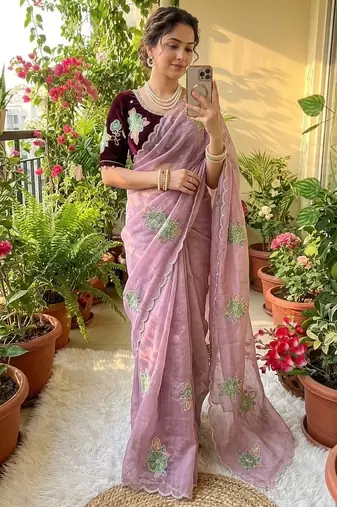 Pink Color khatli with pearl moti work Sartin Saree