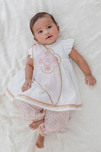 White embroidered viscose kurta set